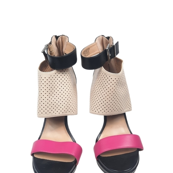 Juicy Couture Atarah Ice Perforated Strapped Stiletto Platform Pumps Size 8 Shoe - Picture 2 of 14